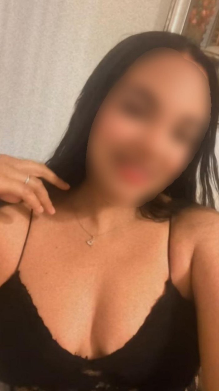 VENEZOLANA , NALGONA FIESTERA CON GANAS DE SEXO !