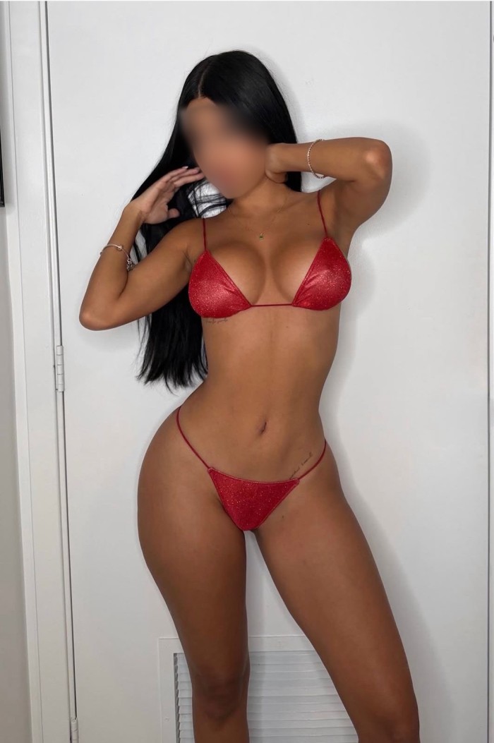 LATINA CACHONDA Y FIESTERA EN PUERTO DE LA CRUZ