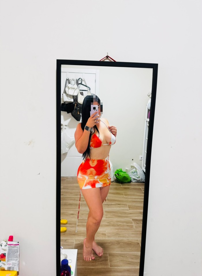 DULCE, DELICIOSA JOVENCITA  ALEGRE FIESTERA
