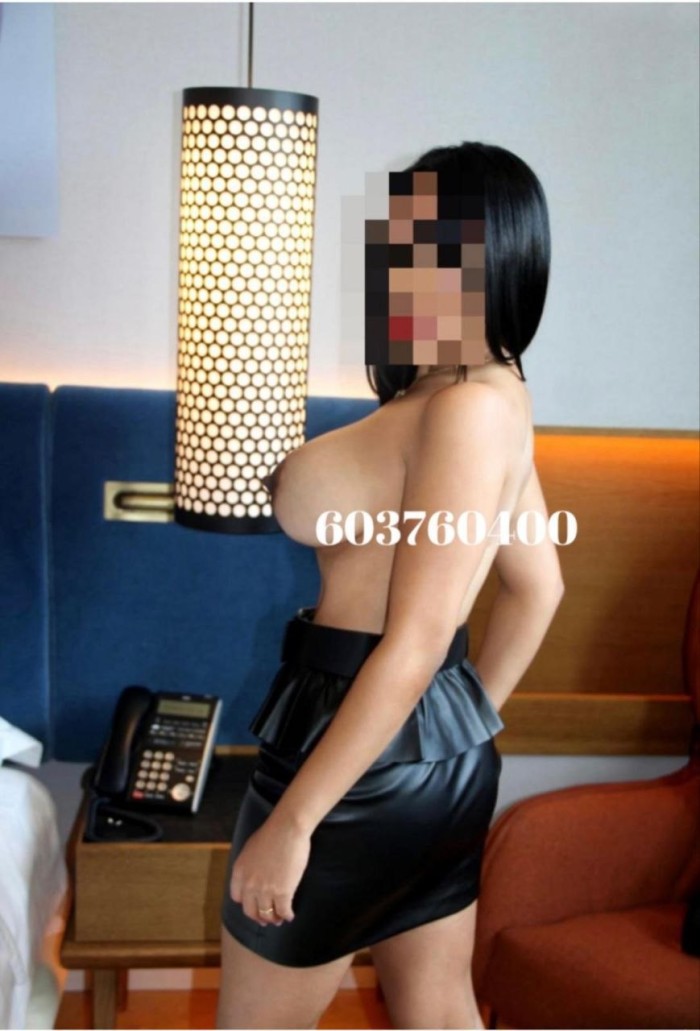 COLOMBIANA ARDIENTE, NALGONA CON GANAS DE SEXO!