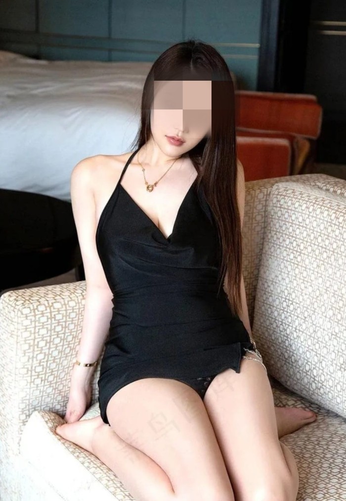 MIMI IMPRESIONANTE CHICA ASIATICA, NOVEDAD EN ELCH