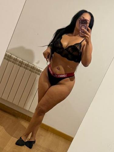 PRECIOSA DOMINICANA FIESTERA MUY CALIENTE…