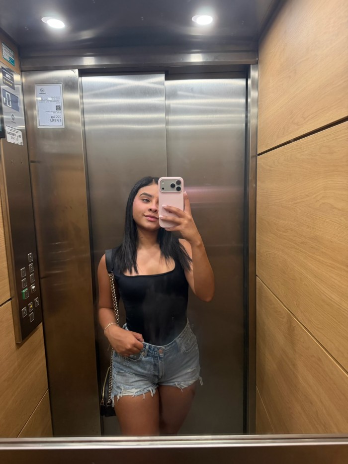 CAMILA ATREVIDA FIESTERA EN LLORET DE MAR