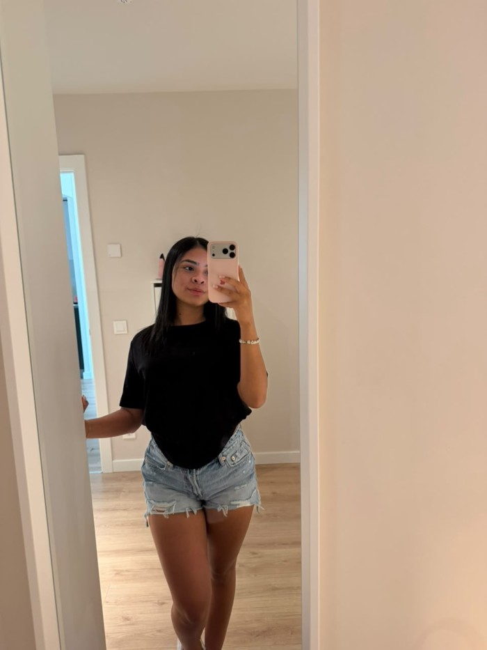 CAMILA ATREVIDA FIESTERA EN LLORET DE MAR