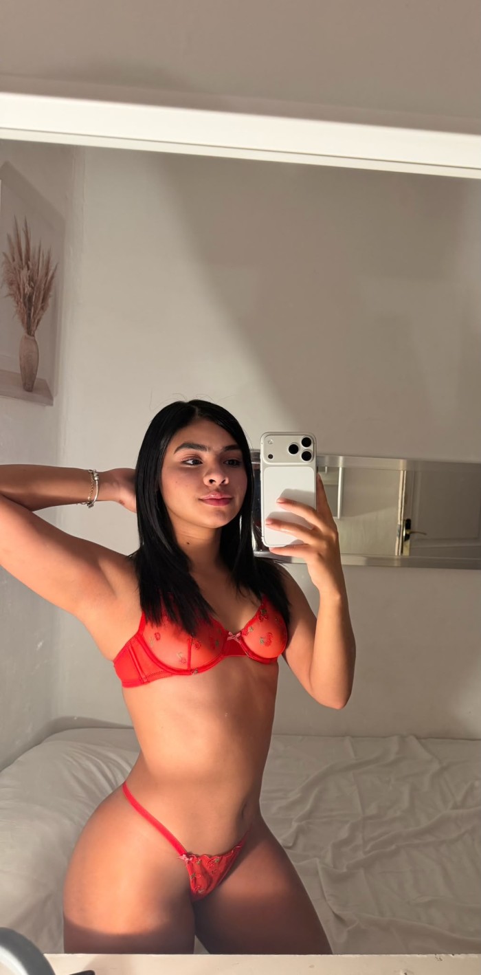 CAMILA ATREVIDA FIESTERA EN LLORET DE MAR