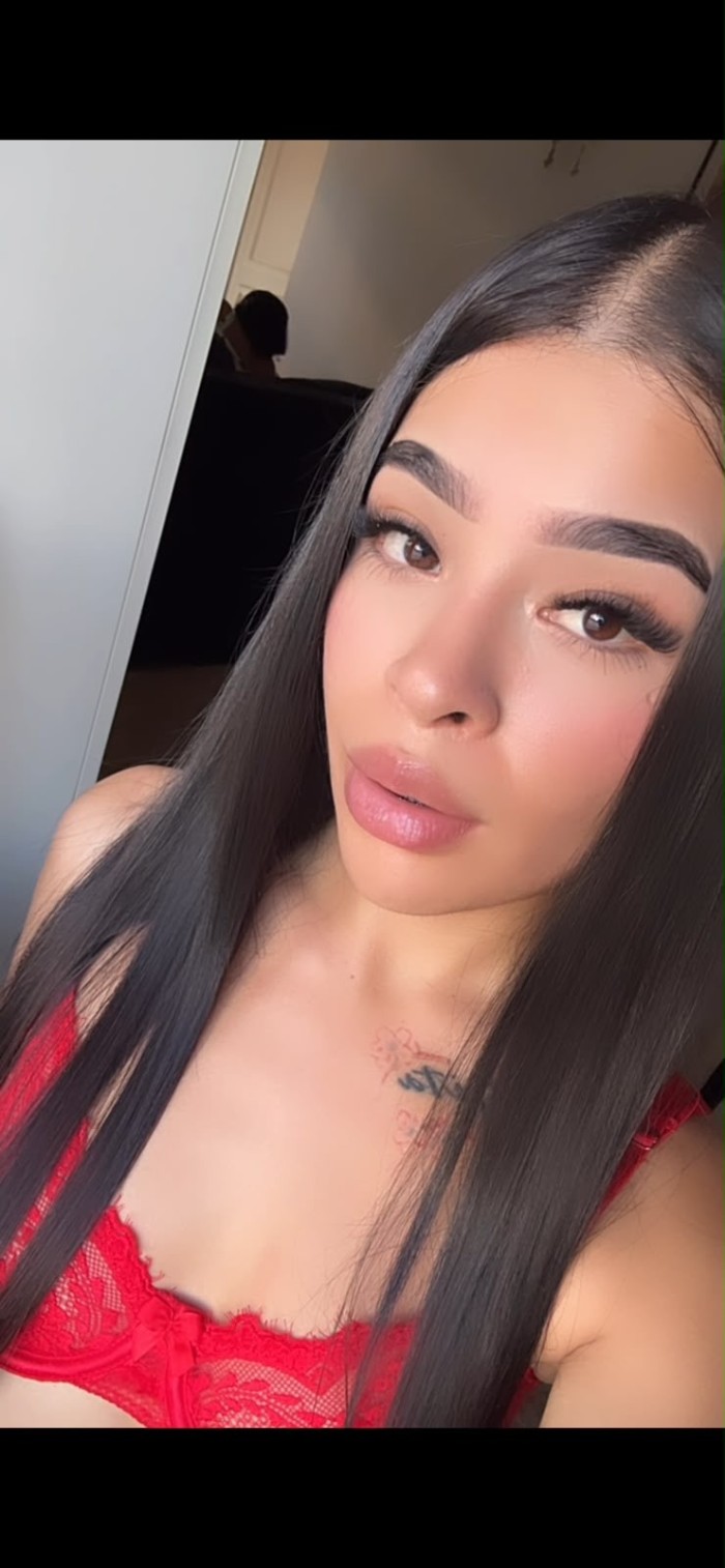 Angela Nueva en la Isla