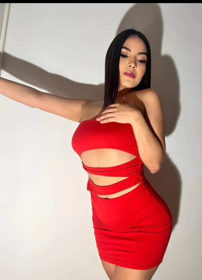 SASHA CHICA ENCANTADORA CARIÑOSA FIESTERA