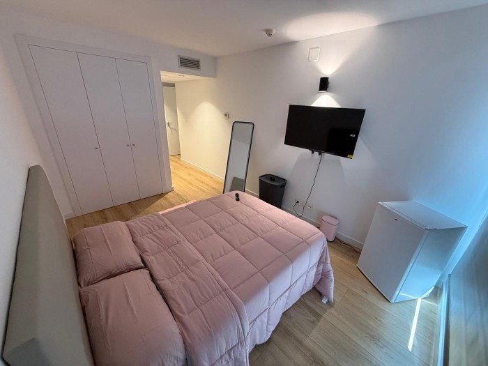 673124189 bellas habitaciones en plaza Castilla