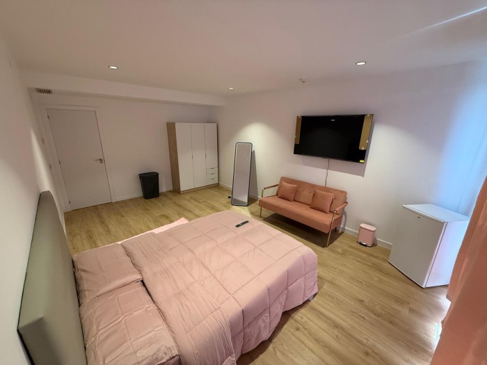 673124189 bellas habitaciones en plaza Castilla