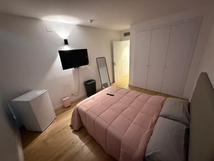 673124189 bellas habitaciones en plaza Castilla