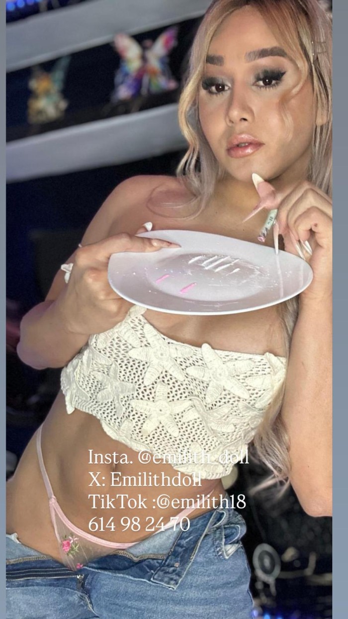 LECHERA TRANS COMPLACIENTE DIOSA DEL SEXO