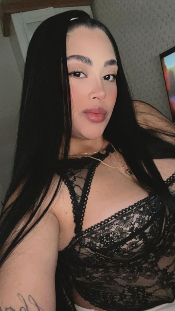 ARDIENTE APASIONADA ARDIENTE DESEOSA DE SEXO
