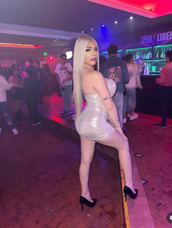 CHICA TRANS LUJURIOSA CACHONDA PARA COMPLACERTE