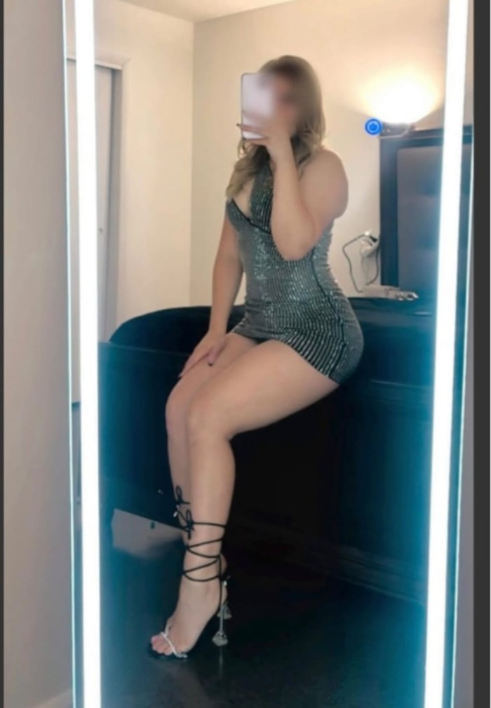 ARDIENTE SENSUAL COMPLACIENTE DIOSA DEL SEXO