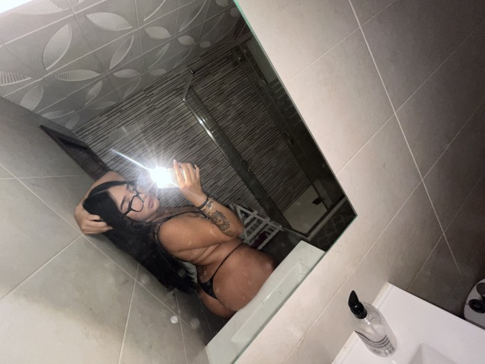 Novedad joven súper guapa