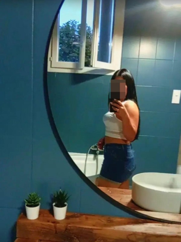 EN ORDIZIA UNICA JUGUETONA ATREVIDA , TRAVIESA