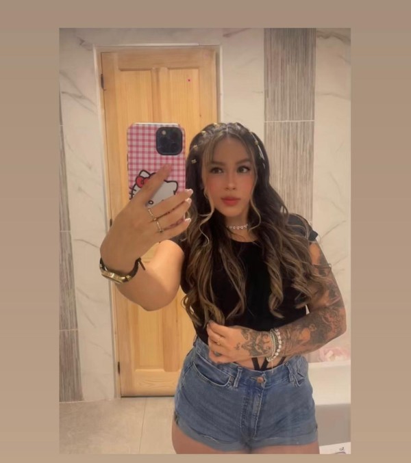 HERMOSA Y SENSUAL COLOMBIANA FIESTERA EN SEVILLA