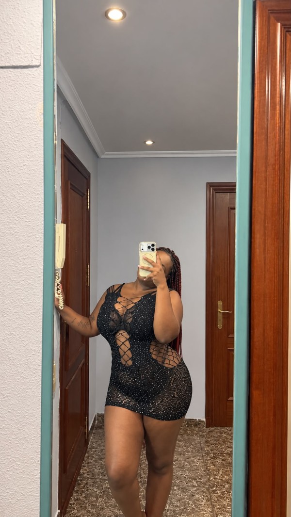 UN RICO BOMBON DE CHOCOLATE, QUIERES COMERME?