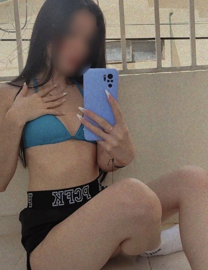 Zara 18 años nueva en Estepona Jovencita y delgada