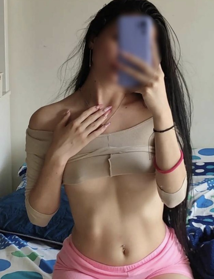 Zara 18 años nueva en Estepona Jovencita y delgada