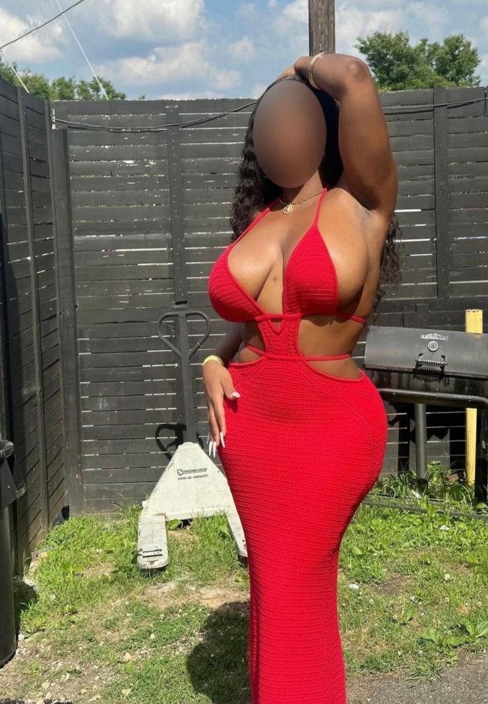 DIOSA DEL SQUIRT Y FETICHISMO EN EL EJIDO LA MAS M