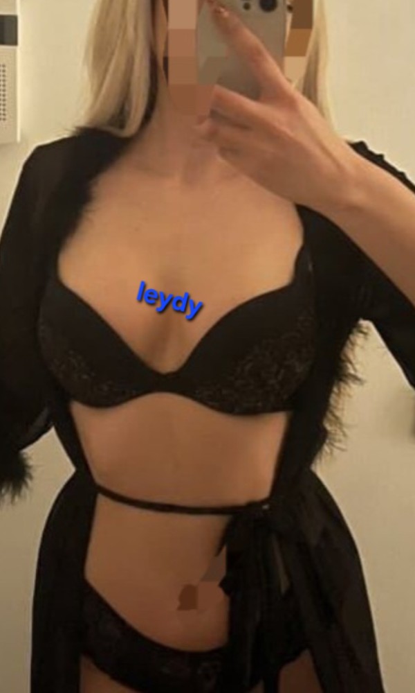 Colombiana muy sensual  besos con lengua .muy bu