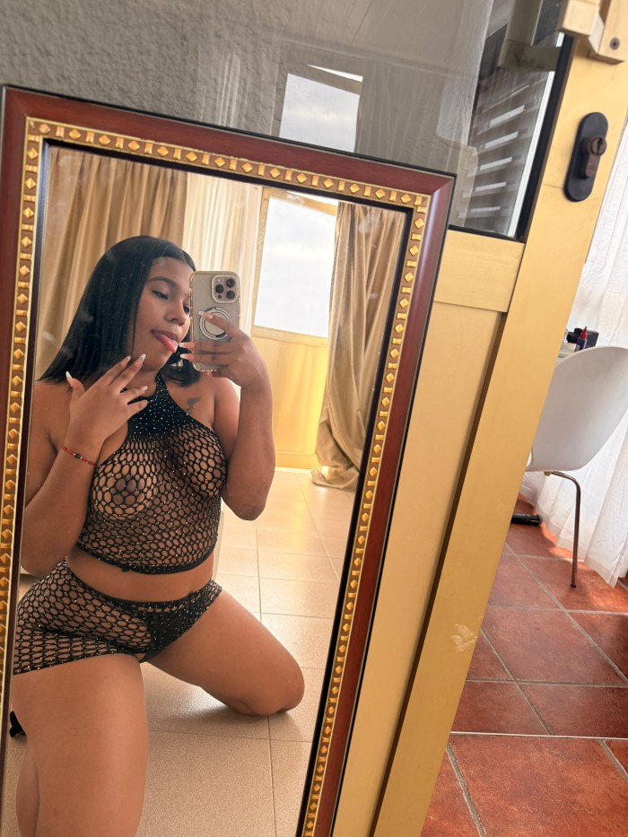 VEN Y FOLLAME MUY DURO ESTOY ESPERANDOTE