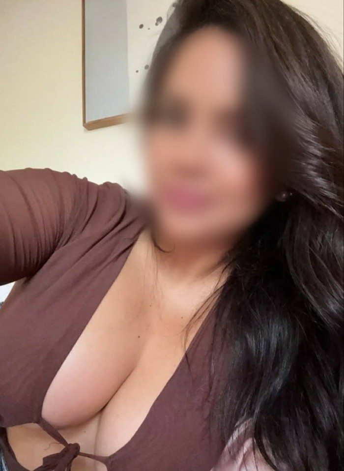 Masajes profesionales con Lizz tu terapeuta erotic