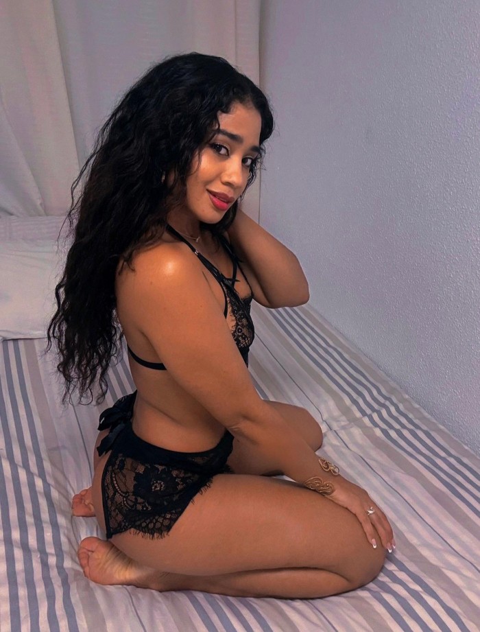 KAROLA COMPLETA Y CARIñOSA 641793439 GARRUCHA
