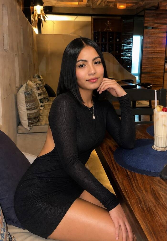 EN PONTEVEDRA DESEOSA DE SEXO QUIERO QUE ME COMAS