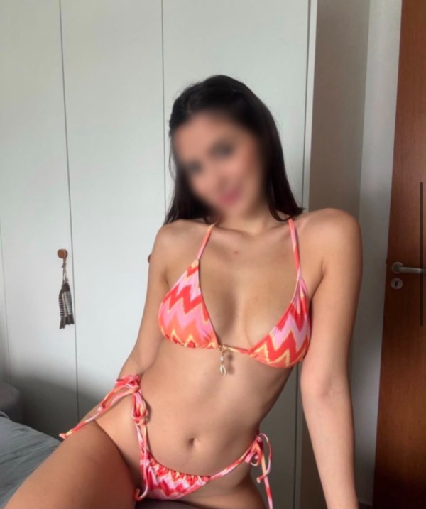 Joven muy bella fiestera en Torrelavega 24h