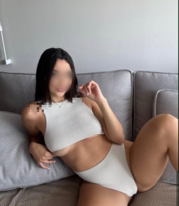 Joven muy bella fiestera en Torrelavega 24h