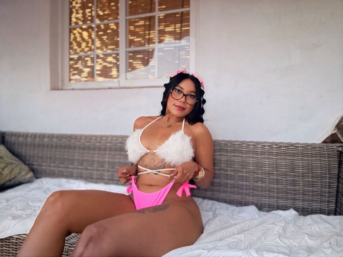 EN LAS GALLETAS CACHONDA FIESTERA DESEOSA DE SEXO
