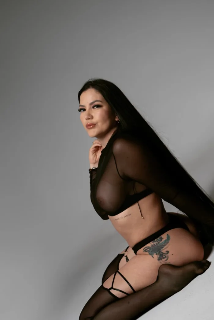 Tu tentación colombiana más sensual y cariñosa Solo salidas