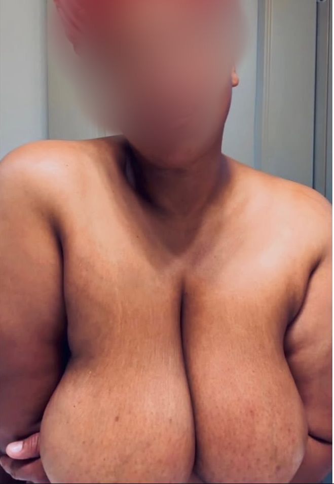 Mujer madura con curvas todo grande en Cartagena