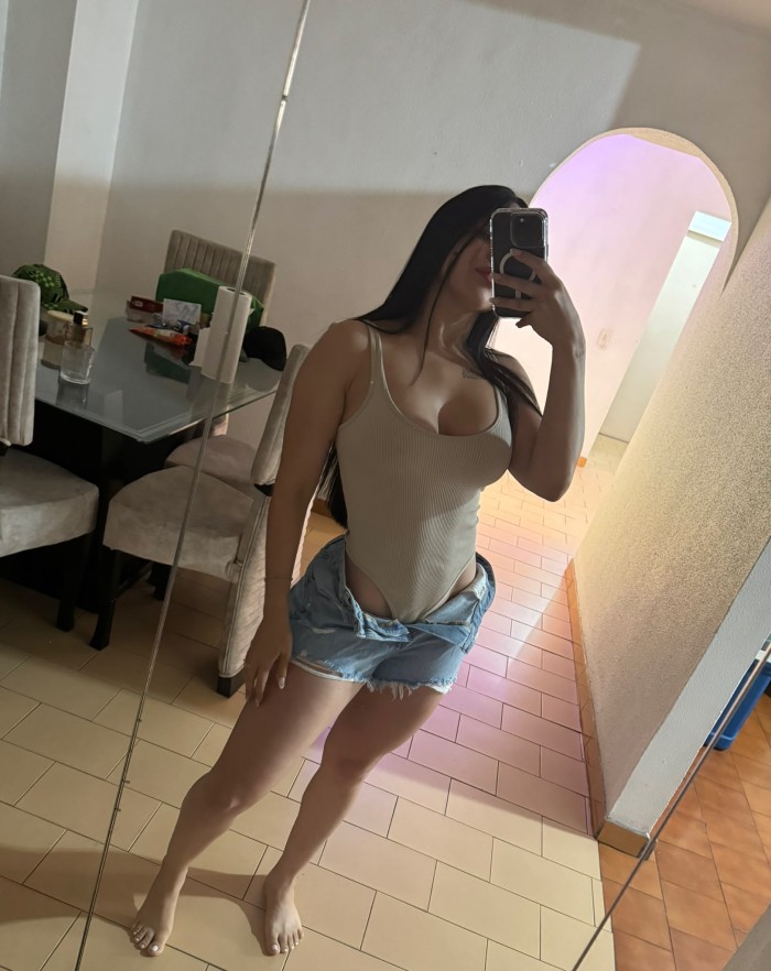 NOVEDAD JIMENA MORBOSA CACHONDA CALIENTE FIESTERA EN ILLESCAS