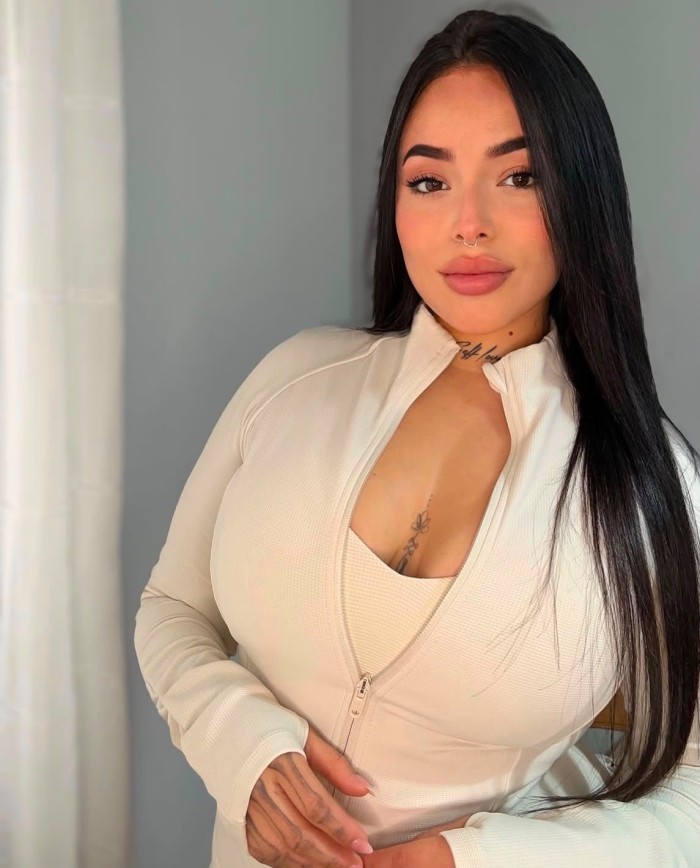 NOVEDAD SALOME! JOVENCITA CARIÑOSA SEXY COMPLACIENTE EN CORUÑA