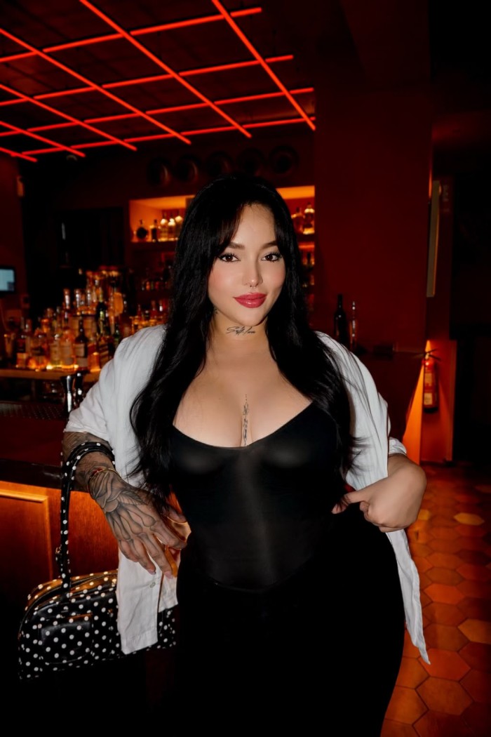 NOVEDAD SALOME! JOVENCITA CARIÑOSA SEXY COMPLACIENTE EN CORUÑA
