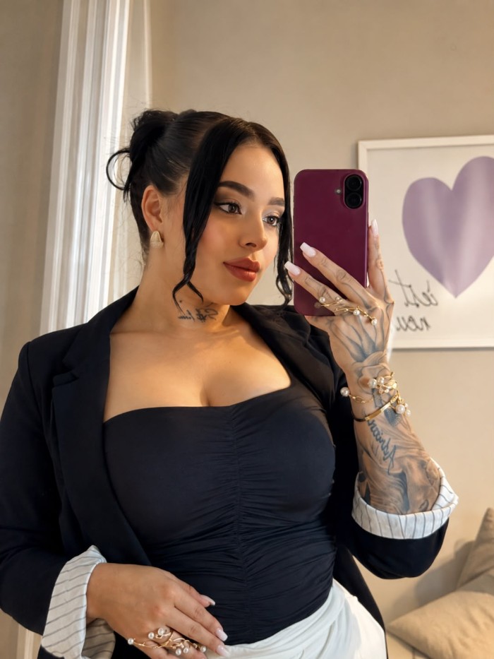 NOVEDAD SALOME! JOVENCITA CARIÑOSA SEXY COMPLACIENTE EN CORUÑA