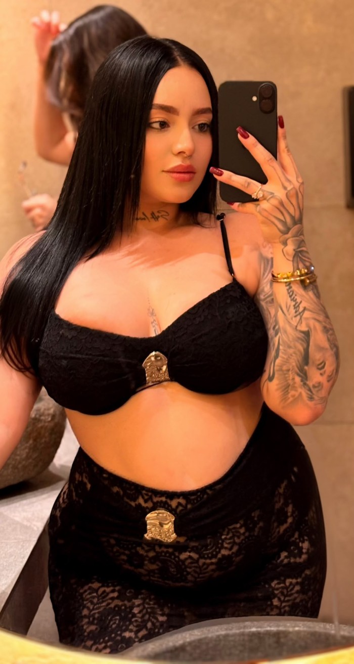 NOVEDAD SALOME! JOVENCITA CARIÑOSA SEXY COMPLACIENTE EN CORUÑA