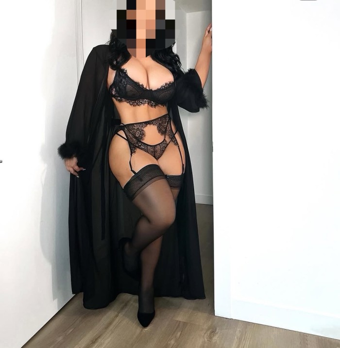 PRIMERA VEZ EN TU CIUDAD LATINA FIESTERA CUERPAZO