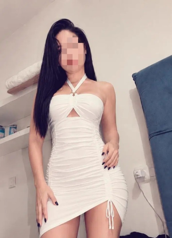 IMPRESIONANTE LATINA CAÑERA A TOPE FIESTA