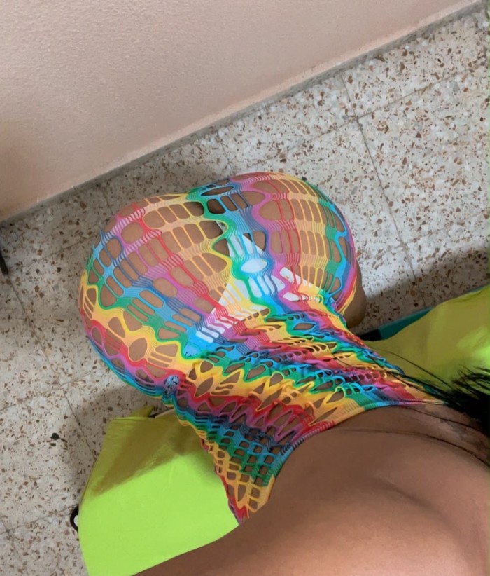Colonbiana sexi disponible 24 horas para ti con