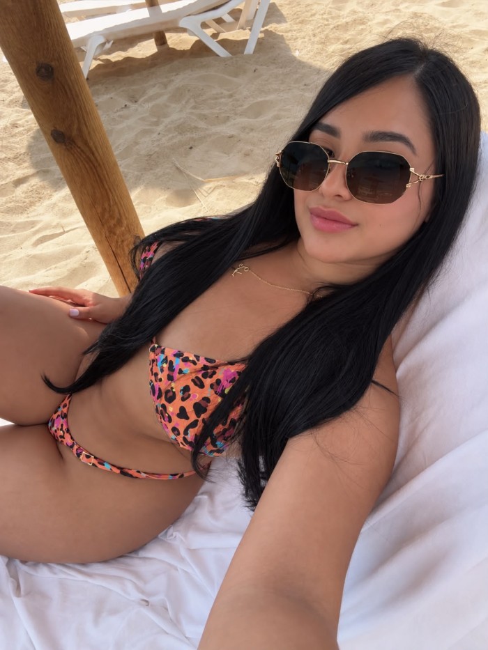 Melany — Colombian Beauty with Irresistible Charm