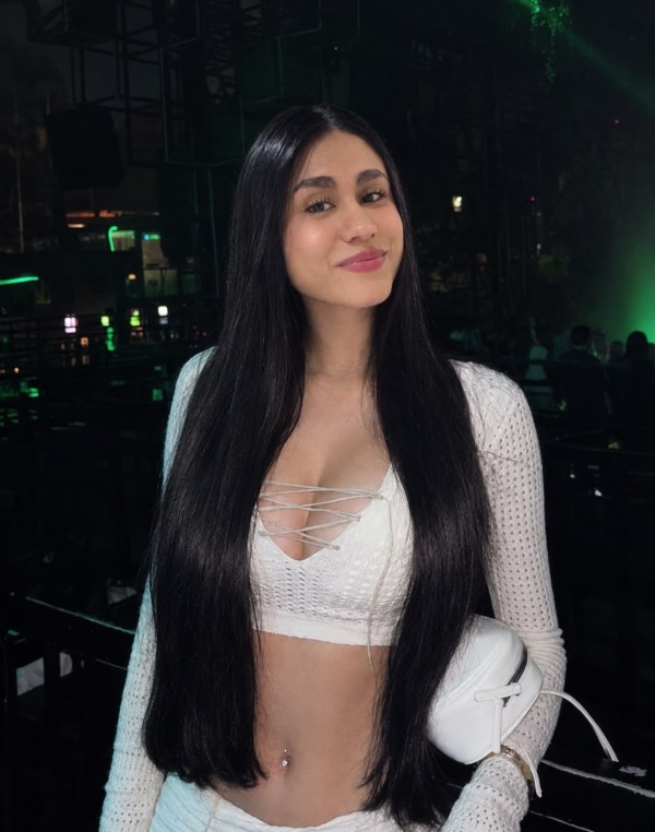 SOFÍA MUÑECA CAUTIVADORA EN TU CIUDAD