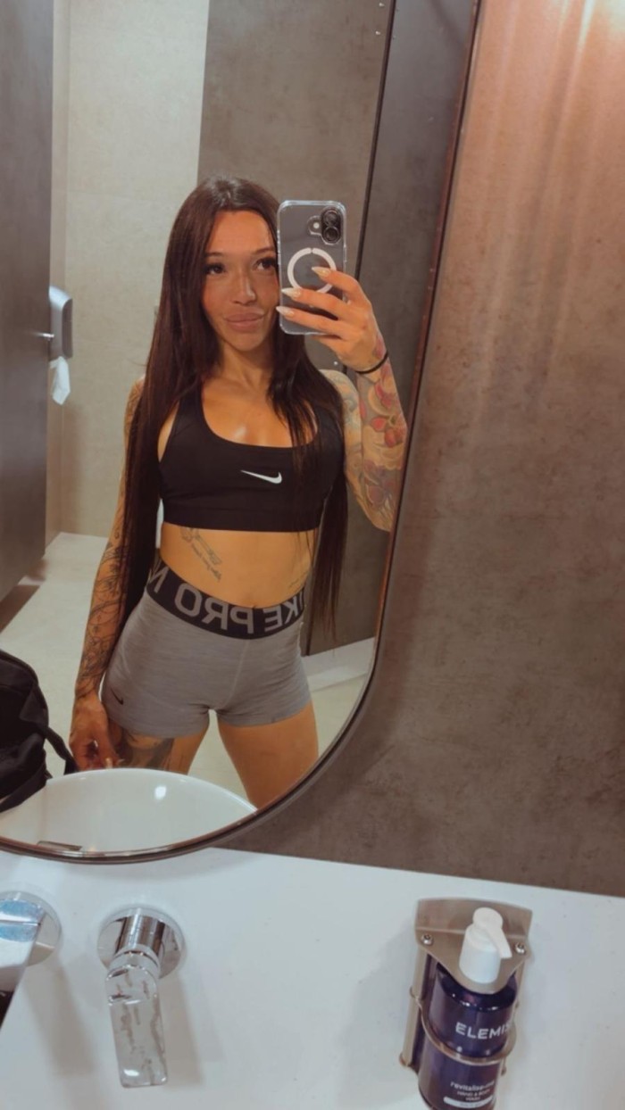 FIESTA SIN LIMITES ESPAÑOLA MUY SENSUAL VIP
