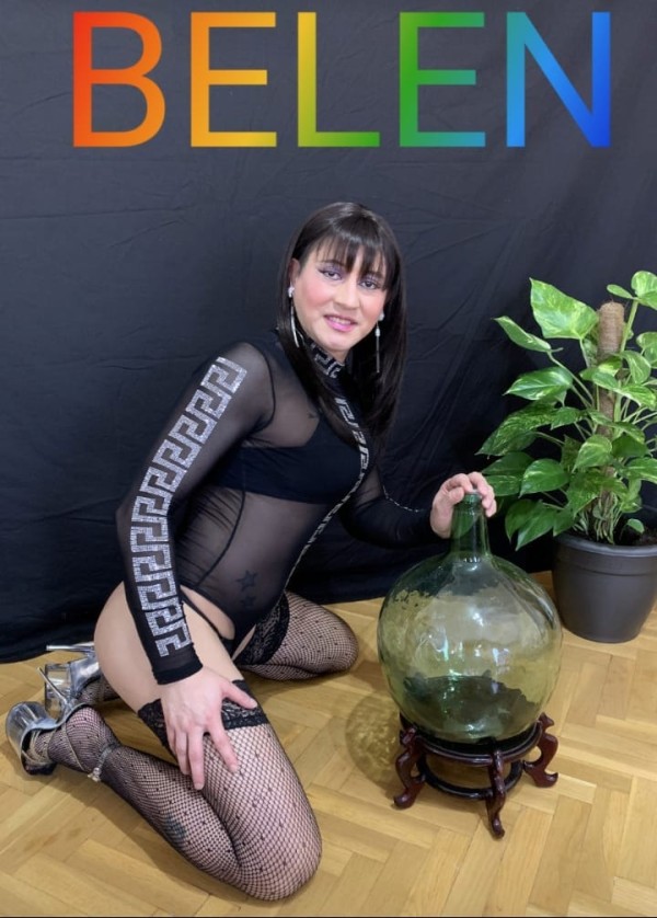 Travesti latina ama dominante y masajista