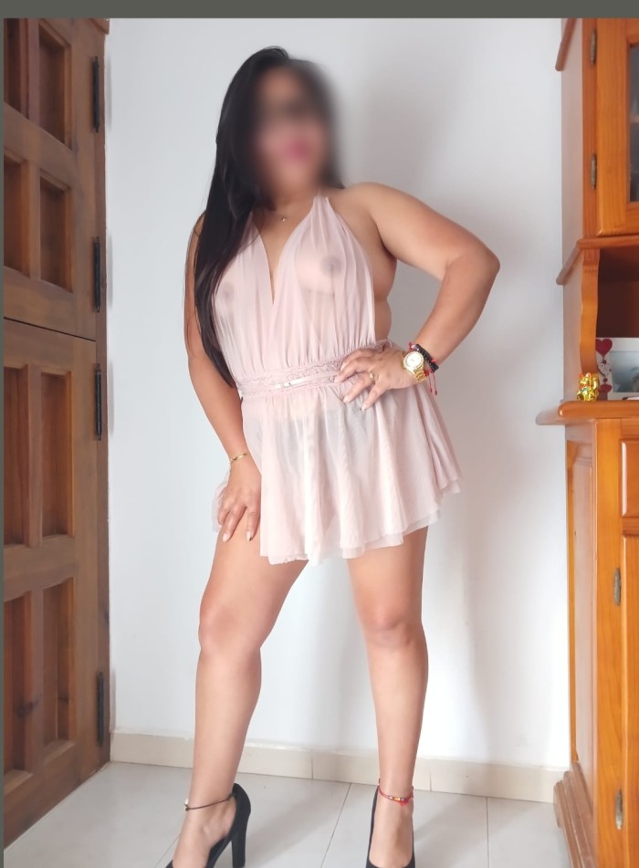 CHICA CURVI MUY CACHONDA