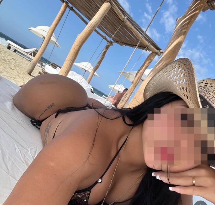 ARDIENTE SENSUAL COMPLACIENTE DESEOSA DE SEXO