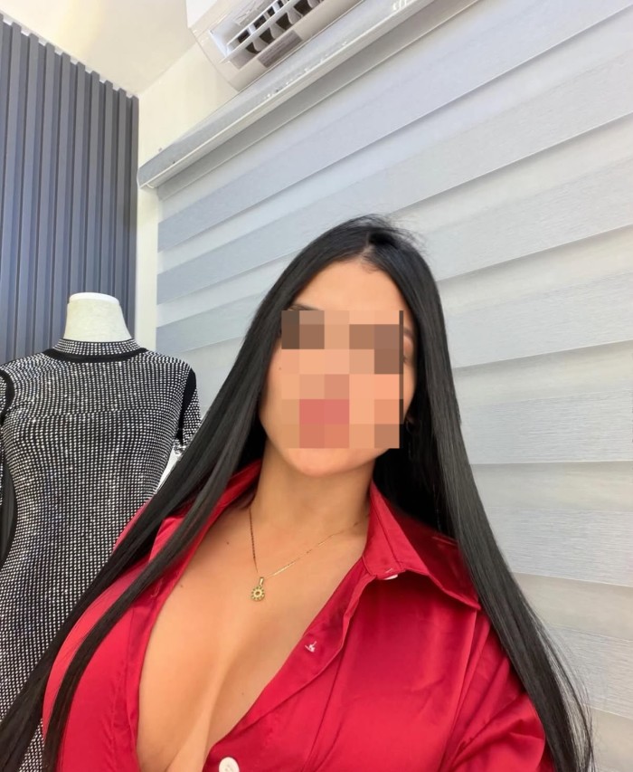 ARDIENTE SENSUAL COMPLACIENTE DESEOSA DE SEXO